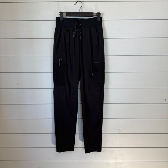 Lululemon Cargo High-Rise Hiking Pant black women's size 4 - Picture 1 of 6